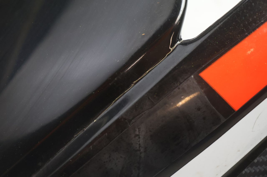 photo de FRONTVERKLEIDUNG  LAZIO RENO 50 (2016 - 2021) - Details der Befestigungspunkte