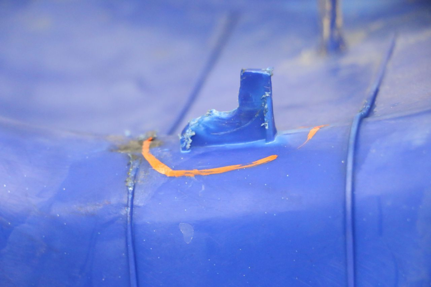 photo de FRONTVERKLEIDUNG  HYTRACK S 150 (2003 - 2011) - Details der Befestigungspunkte