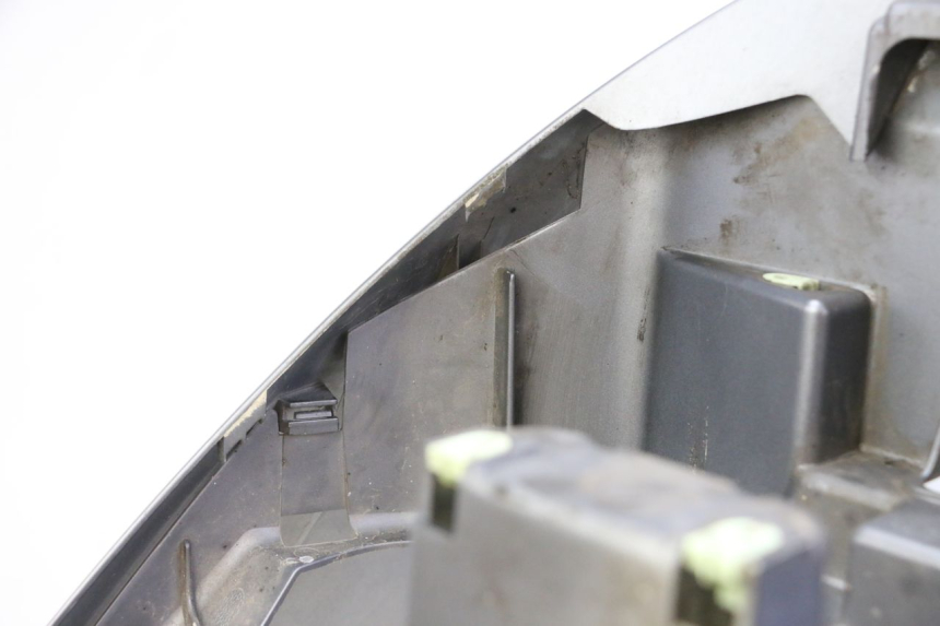 photo de FRONTVERKLEIDUNG  PEUGEOT SATELIS 250 (2006 - 2012) - Detailansicht des Bauteils