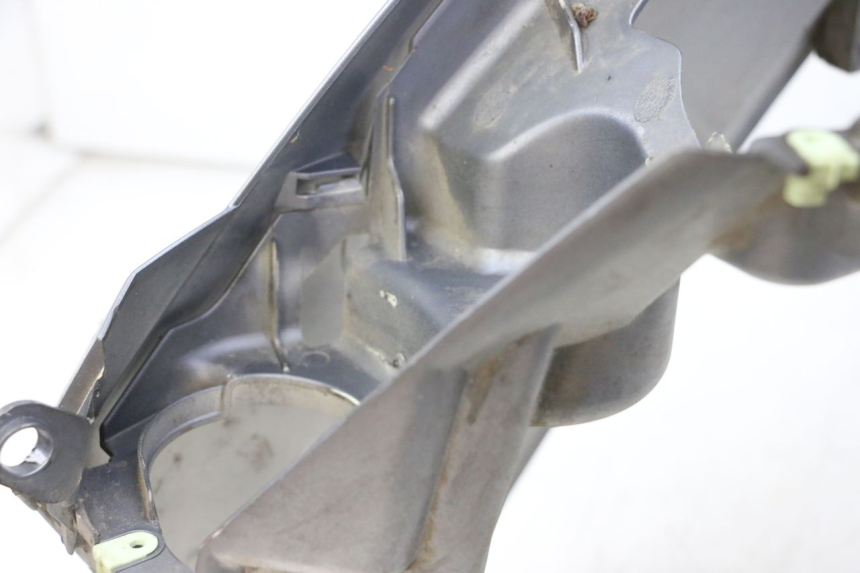 photo de FRONTVERKLEIDUNG  PEUGEOT SATELIS 250 (2006 - 2012) - Zoom auf Gebrauchszustand