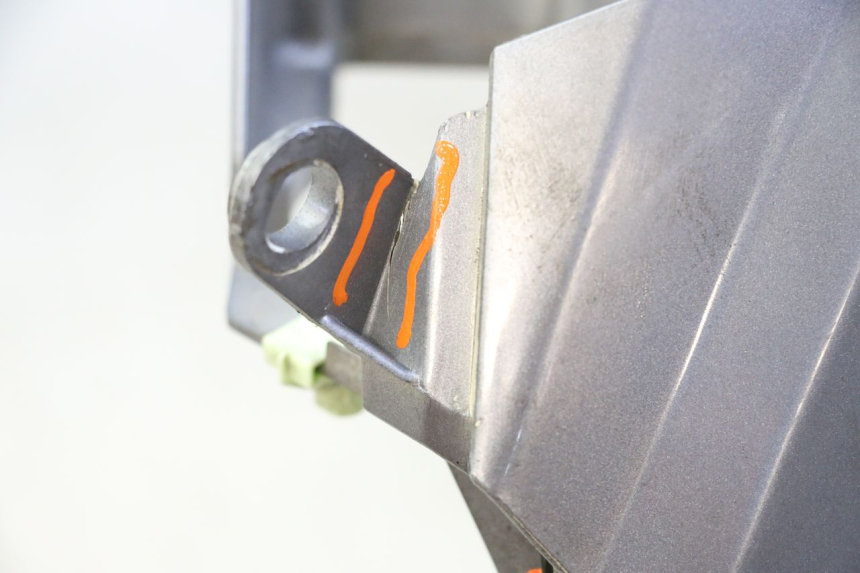 photo de FRONTVERKLEIDUNG  PEUGEOT SATELIS 250 (2006 - 2012) - Alternative Perspektive