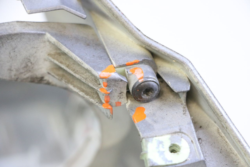 photo de FRONTVERKLEIDUNG  PEUGEOT SATELIS 250 (2006 - 2012) - Details der Befestigungspunkte