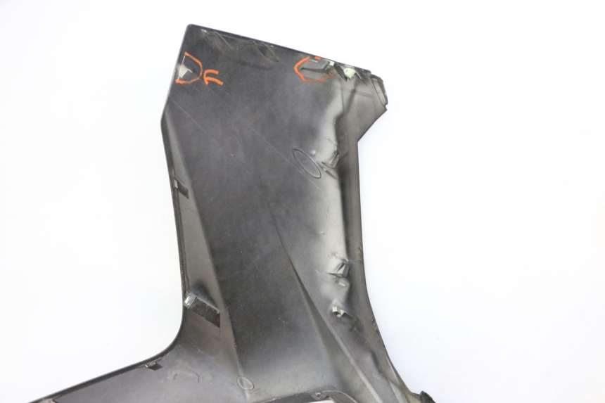 photo de FRONTVERKLEIDUNG  PEUGEOT SATELIS 125 (2006 - 2009) - Details der Befestigungspunkte