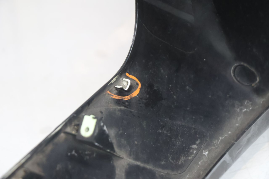 photo de FRONTVERKLEIDUNG  PEUGEOT SATELIS 125 (2006 - 2009) - Fokus auf die Struktur