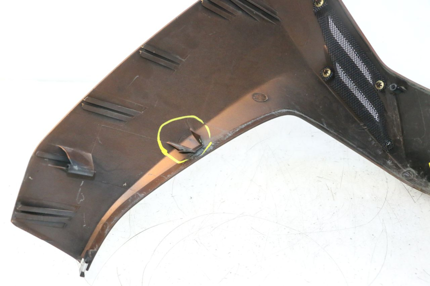 photo de FRONTVERKLEIDUNG  APRILIA SR 2T 50 (2012 - 2017) - Zoom auf Gebrauchszustand