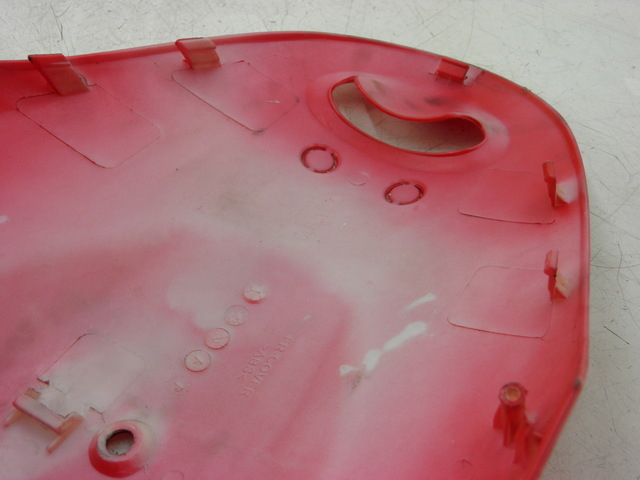 photo de FRONTVERKLEIDUNG OBEN BAOTIAN TRAVEL SPIRIT 50 (2010 - 2012) - Oberflächenzustand und Material