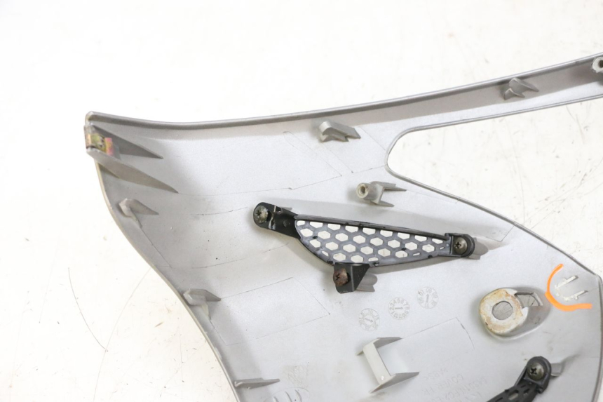 photo de FRONTVERKLEIDUNG OBEN KYMCO AGILITY CITY 4T 50 (2008 - 2016) - Technische Nahaufnahme