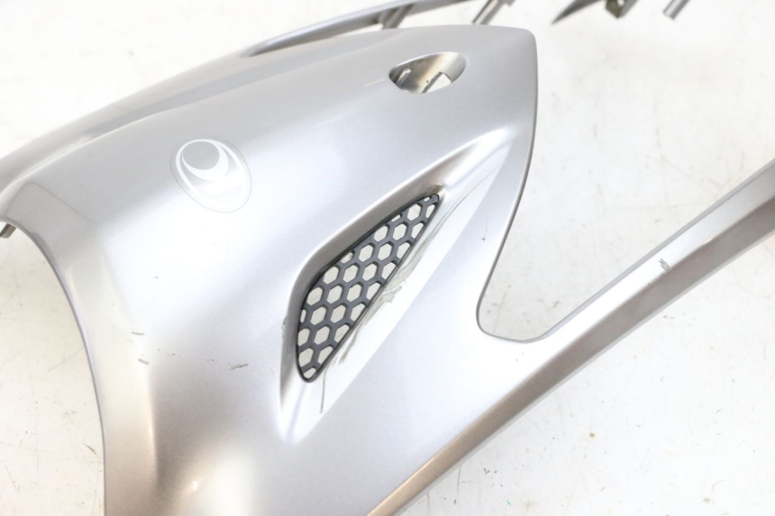 photo de FRONTVERKLEIDUNG OBEN KYMCO AGILITY CITY 4T 50 (2008 - 2016) - Kennzeichnungen und Originalreferenzen