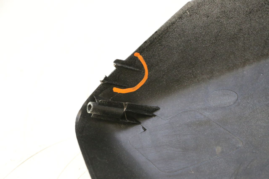 photo de FRONTVERKLEIDUNG OBEN MBK BOOSTER ROCKET 50 (1995 - 1998) - Details der Befestigungspunkte