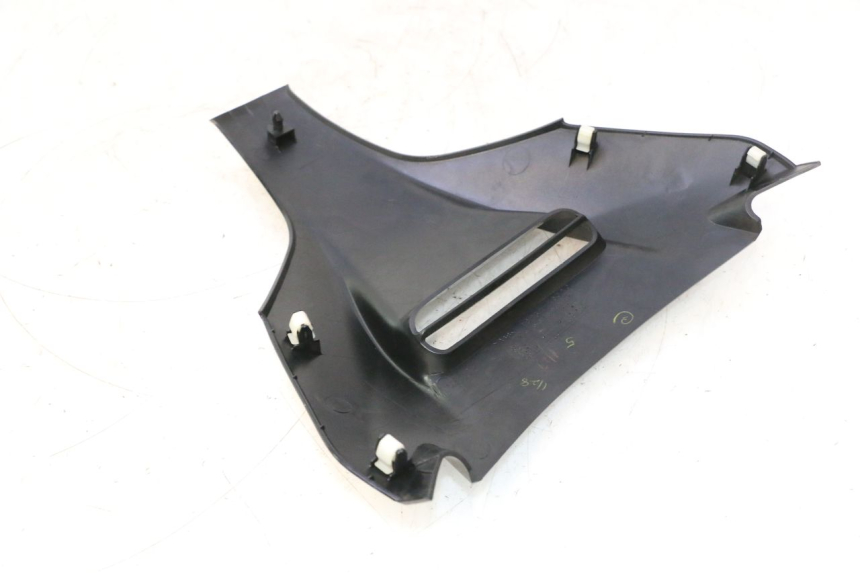 photo de FRONTVERKLEIDUNG OBEN SUZUKI BURGMAN EXECUTIVE ABS 650 (2006 - 2012) - Zoom auf Gebrauchszustand