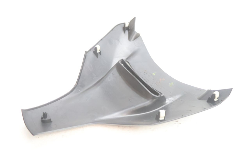 photo de FRONTVERKLEIDUNG OBEN SUZUKI BURGMAN EXECUTIVE ABS 650 (2006 - 2012) - Technische Nahaufnahme