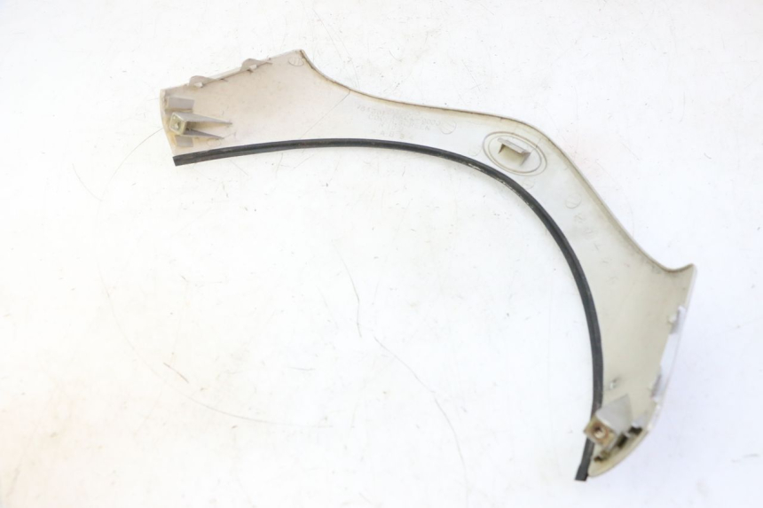 photo de FRONTVERKLEIDUNG OBEN KYMCO GRAND DINK 125 (2002 - 2007) - Detailansicht des Bauteils