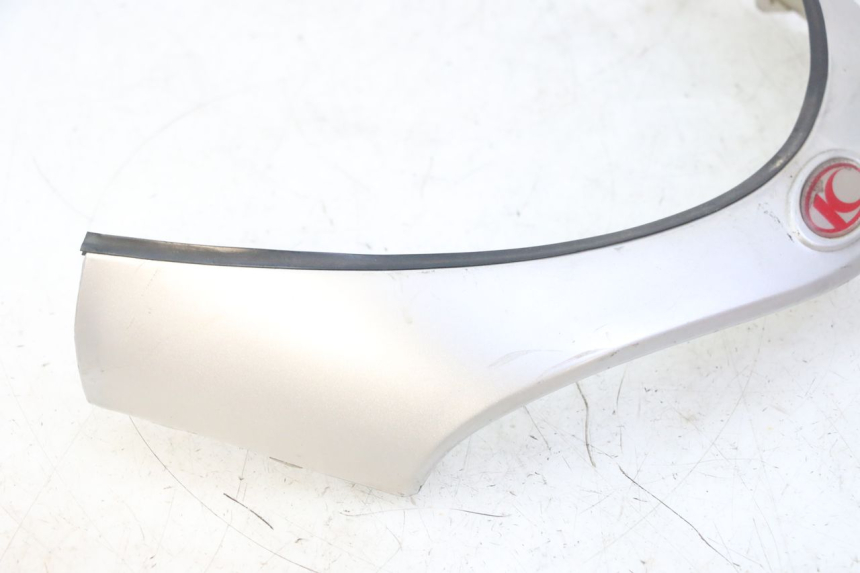 photo de FRONTVERKLEIDUNG OBEN KYMCO GRAND DINK 125 (2002 - 2007) - Details der Befestigungspunkte