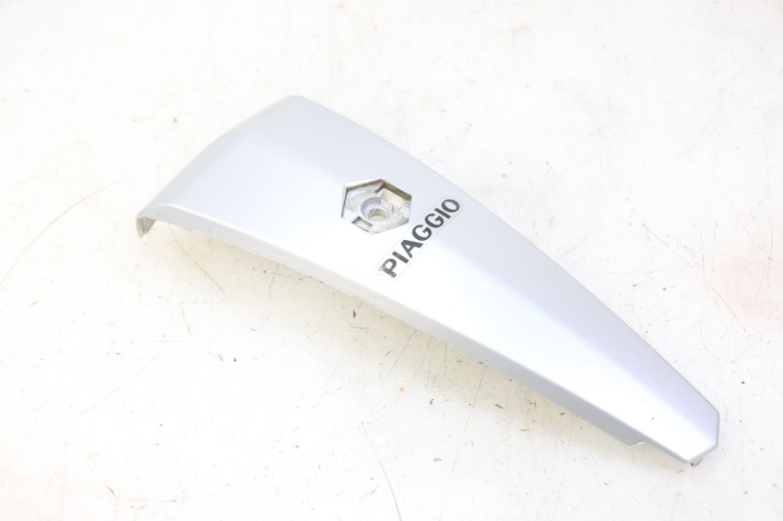 photo de FRONTVERKLEIDUNG OBEN PIAGGIO LIBERTY 125 (1998 - 2008) - Oberflächenzustand und Material