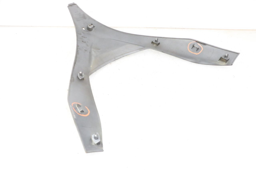 photo de OBERES VORDERTEIL PIAGGIO MP3 LT 400 (2007 - 2012) - Zoom auf Gebrauchszustand