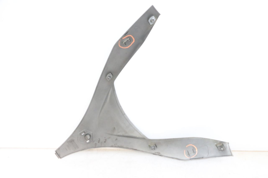 photo de OBERES VORDERTEIL PIAGGIO MP3 LT 400 (2007 - 2012) - Details der Befestigungspunkte