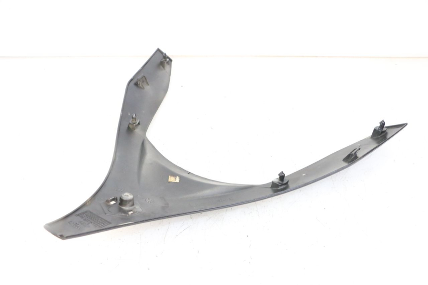 photo de OBERES VORDERTEIL PIAGGIO MP3 500 (2011 - 2015) - Details der Befestigungspunkte