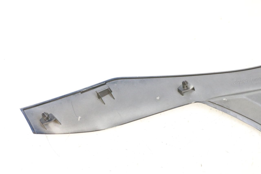 photo de FRONTVERKLEIDUNG OBEN PIAGGIO MP3 RL 250 (2006 - 2010) - Alternative Perspektive