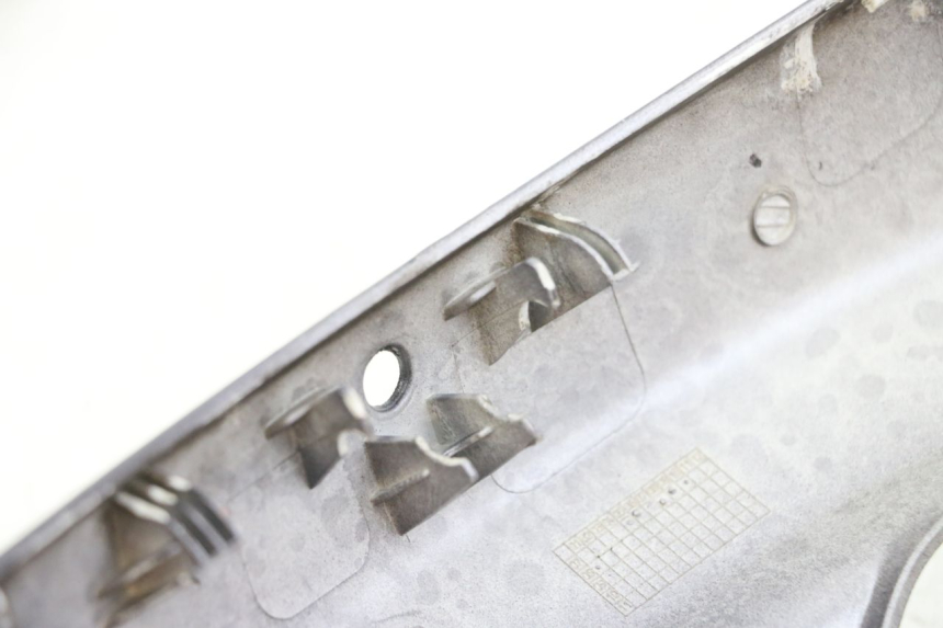 photo de FRONTVERKLEIDUNG OBEN YAMAHA NEO'S NEOS 2T 50 (2007 - 2017) - Details der Befestigungspunkte