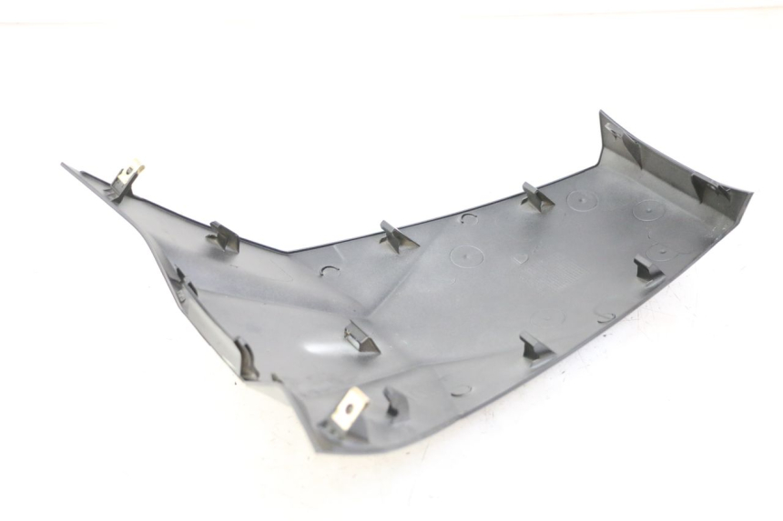 photo de FRONTVERKLEIDUNG OBEN PEUGEOT TWEET 4T 50 (2023 - 2025) - Details der Befestigungspunkte