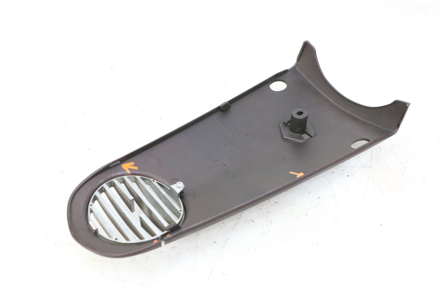 photo de FRONTVERKLEIDUNG OBEN PIAGGIO VESPA LX IE 125 (2010 - 2012) - Details der Befestigungspunkte