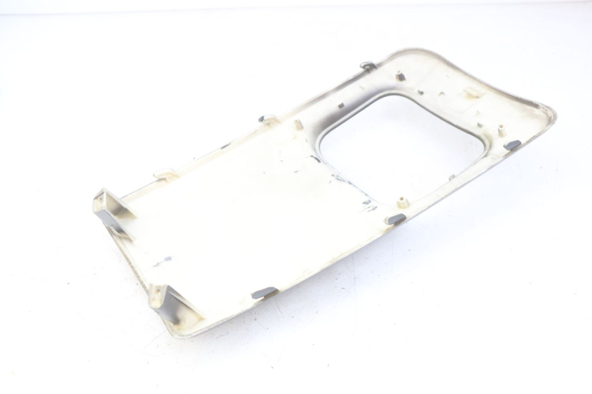 photo de OBERES VORDERTEIL LVNENG S5 1 (2019 - 2023) - Detailansicht des Bauteils