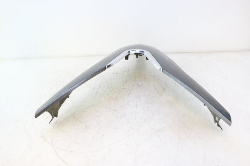 photo de FRONTVERKLEIDUNG OBEN PEUGEOT SATELIS 125 (2013 - 2018) - Fokus auf die Struktur