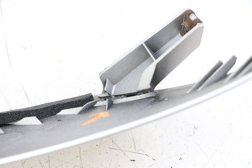 photo de FRONTVERKLEIDUNG OBEN SUZUKI BURGMAN 125 (2007 - 2014) - Alternative Perspektive