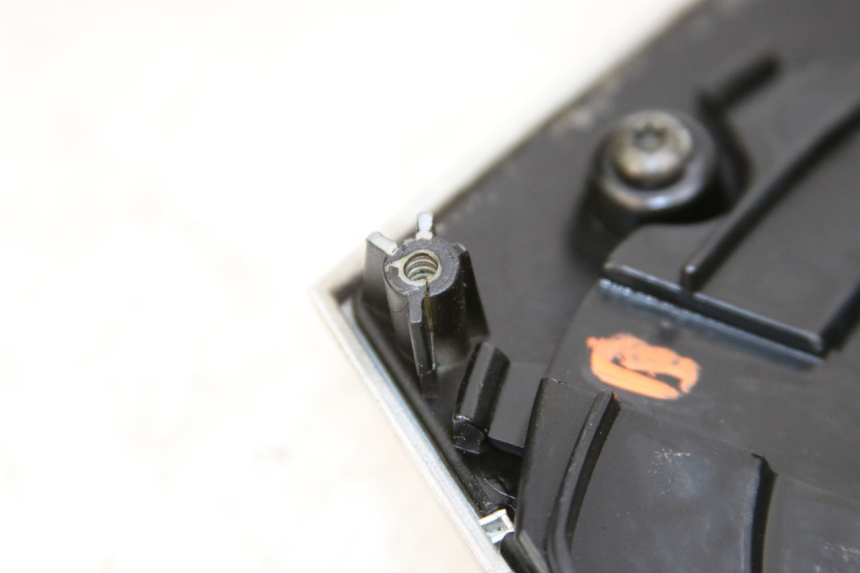 photo de FRONTVERKLEIDUNG OBEN PEUGEOT VIVACITY 125 (2010 - 2017) - Alternative Perspektive