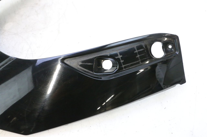 photo de FRONTVERKLEIDUNG OBEN PIAGGIO X8 STREET 125 (2006 - 2007) - Details der Befestigungspunkte