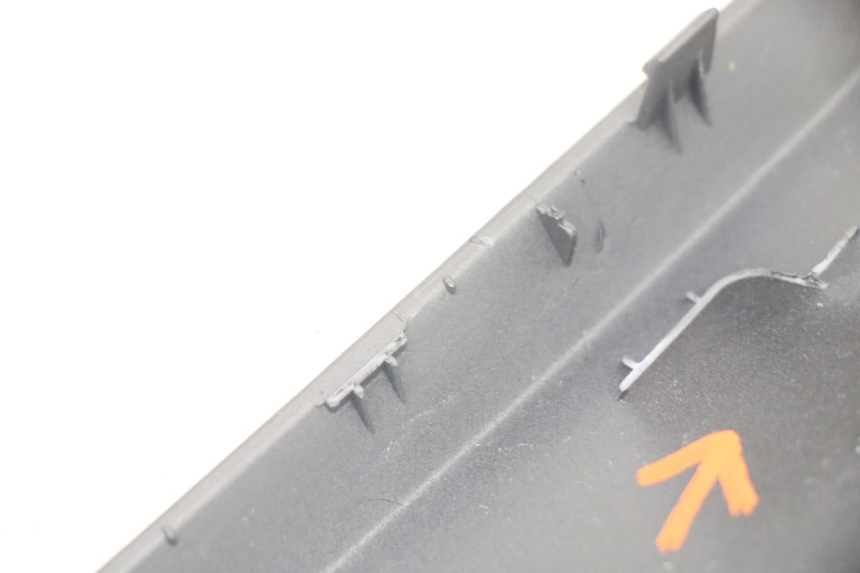 photo de FRONTVERKLEIDUNG OBEN YAMAHA TRACER 7 700 (2020 - 2024) - Details der Befestigungspunkte