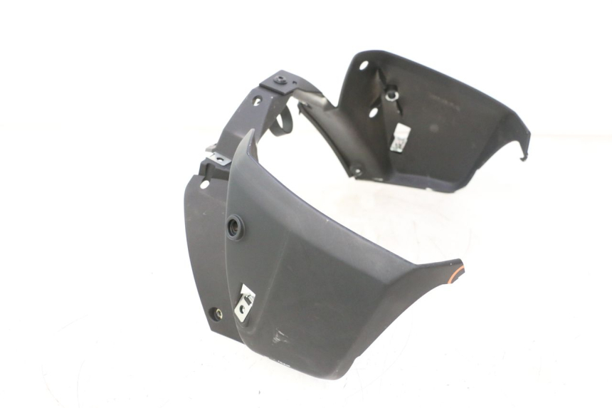 photo de FRONTVERKLEIDUNG  PEUGEOT TKR TREKKER FURIOUS 50 (2005 - 2014) - Details der Befestigungspunkte