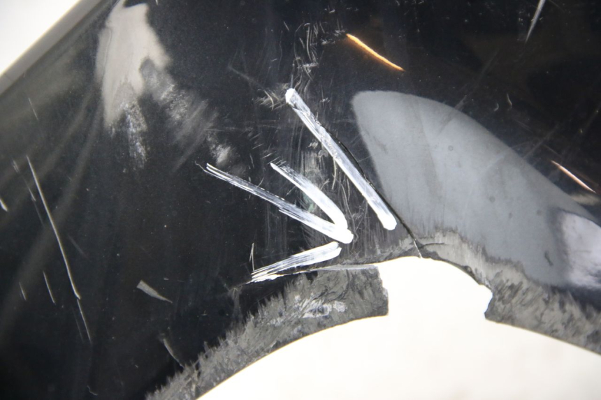 photo de FRONTVERKLEIDUNG  SUZUKI UH BURGMAN 125 (2002 - 2006) - Details der Befestigungspunkte