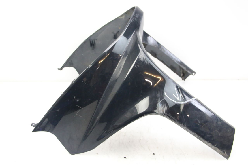 photo de FRONTVERKLEIDUNG  SUZUKI UH BURGMAN 125 (2002 - 2006) - Kennzeichnungen und Originalreferenzen