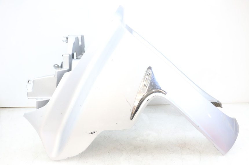 photo de VORDERSEITE PIAGGIO X8 125 (2004 - 2007) - Oberflächenzustand und Material