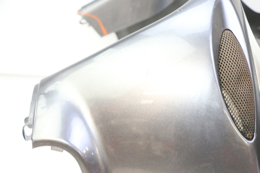 photo de VORDERSEITE PIAGGIO X9 EVOLUTION 125 (2003 - 2007) - Fokus auf die Struktur