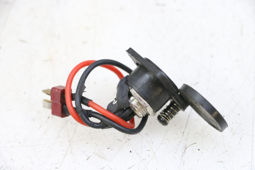 photo de BATTERIE KABELBAUM HITWAY H5 1 - Zoom auf Gebrauchszustand