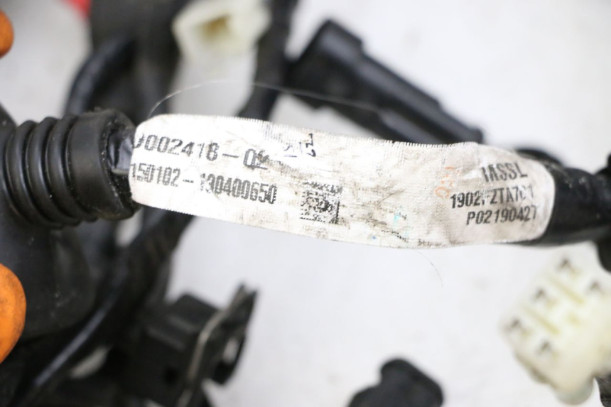 photo de KABELBAUM PIAGGIO MP3 HPE 350 (2018 - 2020) - Oberflächenzustand und Material