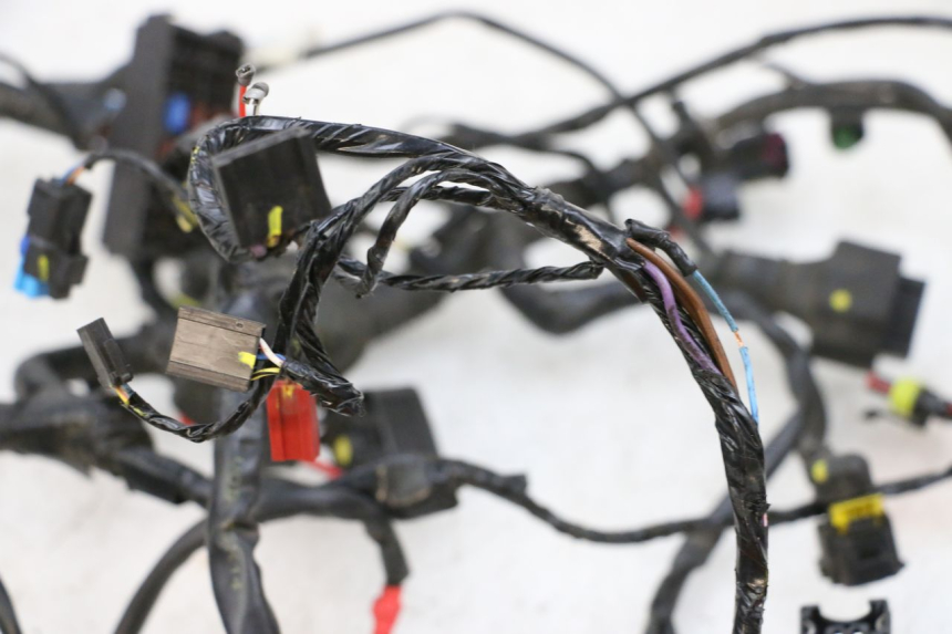 photo de KABELBAUM PIAGGIO MP3 HPE 300 (2019 - 2026) - Zoom auf Gebrauchszustand