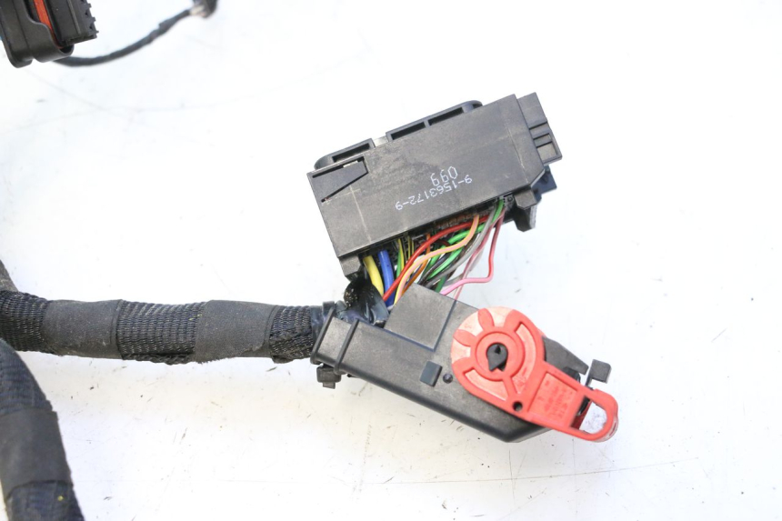 photo de KABELBAUM PIAGGIO MP3 HPE 530 (2022 - 2026) - Alternativer Blickwinkel