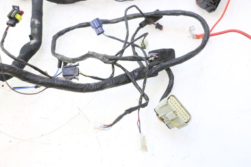 photo de KABELBAUM PIAGGIO MP3 HPE 530 (2022 - 2026) - Profilansicht des Ersatzteils