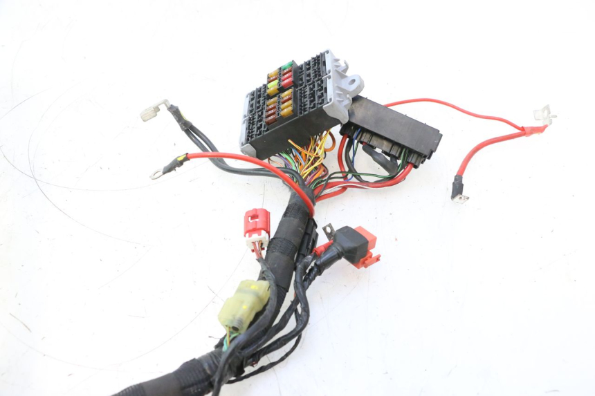 photo de KABELBAUM PIAGGIO MP3 HPE 530 (2022 - 2026) - Alternative Perspektive