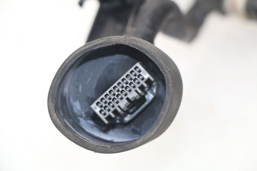 photo de FRONTVERKLEIDUNG KABELBAUM YAMAHA FJR ABS 1300 (2006 - 2012) - Gesamtansicht des Produkts