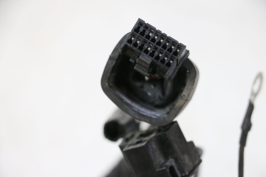 photo de FRONTVERKLEIDUNG KABELBAUM YAMAHA FZ6 FAZER S2 600 (2007 - 2011) - Zoom auf Gebrauchszustand