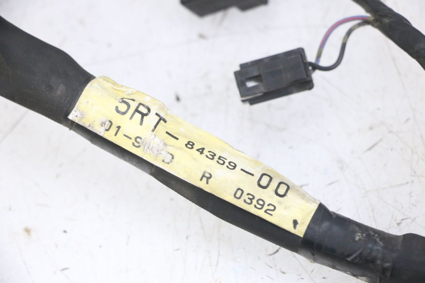 photo de FRONTVERKLEIDUNG KABELBAUM YAMAHA FZS FAZER 600 (2001 - 2003) - Detailansicht des Bauteils