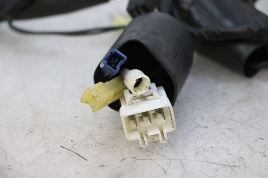 photo de KABELBAUM YAMAHA XJ6 ABS 600 (2008 - 2016) - Hochauflösende Nahaufnahme