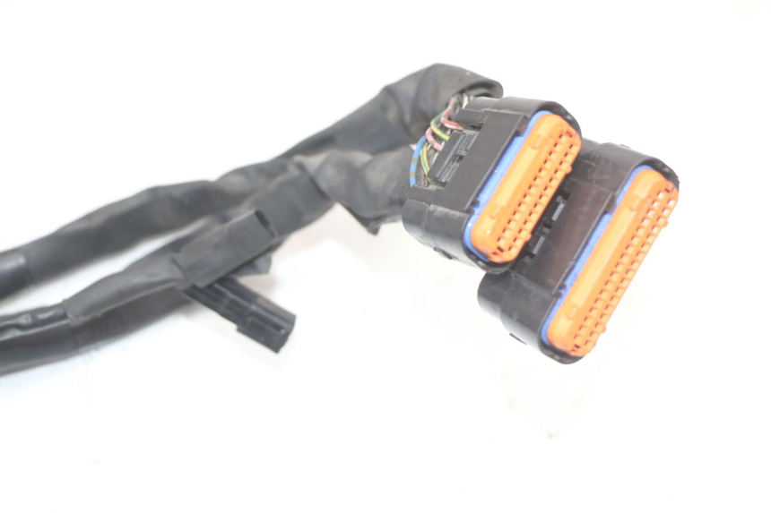 photo de KABELBAUM YAMAHA FZ1 FAZER 1000 (2007 - 2009) - Details der Befestigungspunkte