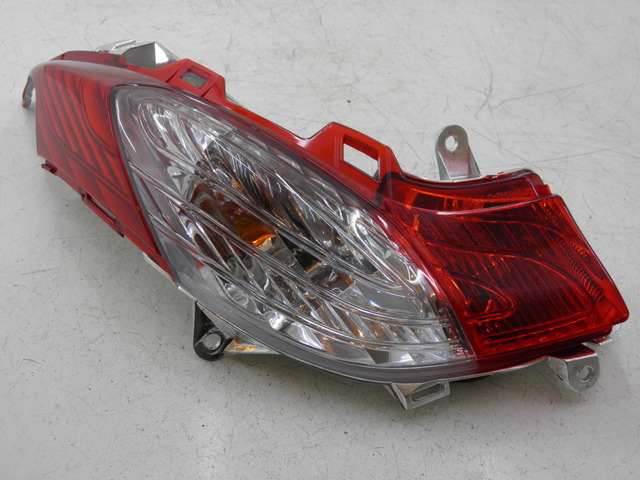 photo de RÜCKLICHT RECHTS HONDA FES S-WING SWING ABS 125 (2007 - 2015) - Hauptansicht