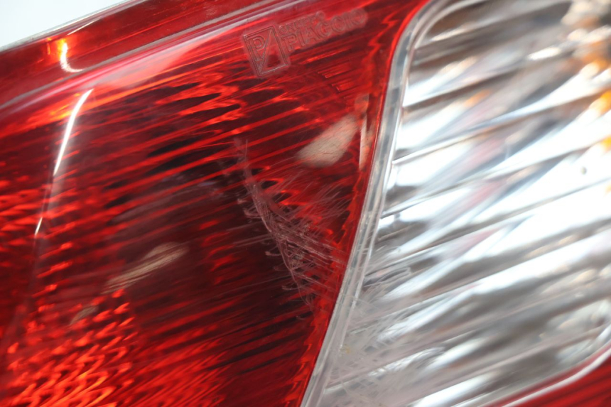 photo de RÜCKLICHT RECHTS PIAGGIO MP3 LT 300 (2010 - 2016) - Zoom auf Gebrauchszustand