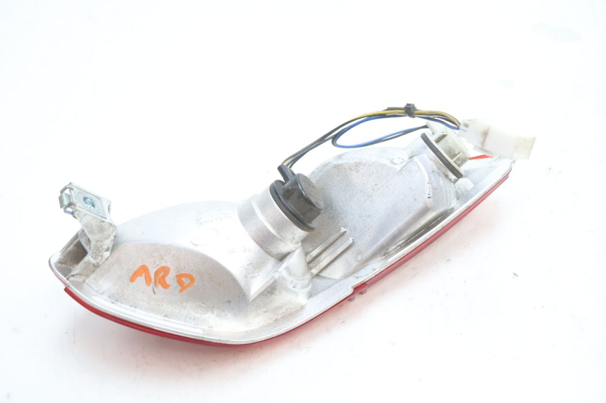 photo de RÜCKLICHT RECHTS PIAGGIO MP3 LT 300 (2010 - 2016) - Details der Befestigungspunkte